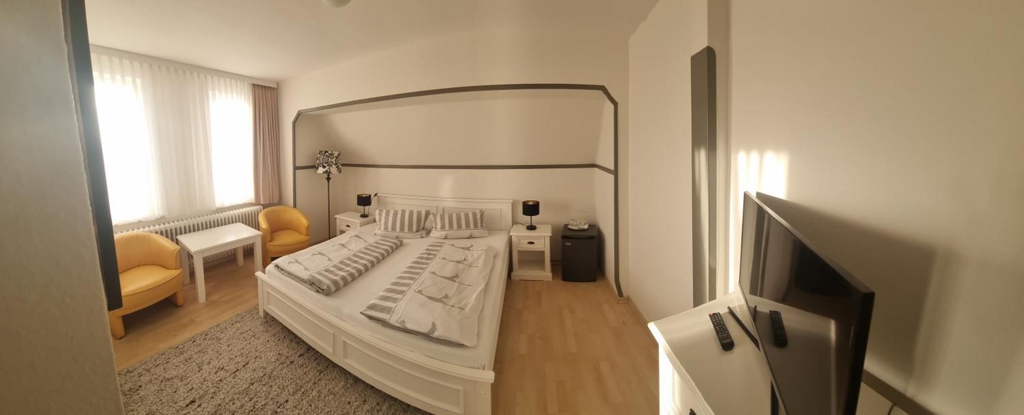 Hotel-Cafe-Lindow Wenningstedt-Braderup Bagian luar foto